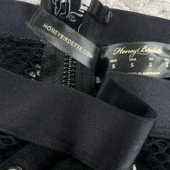 ***SOLD*** 🖤⚔️📸 Honey Birdette Courtney Suspender Skirt 📸⚔️🖤 Size Small (S) - Picture 15 of 16